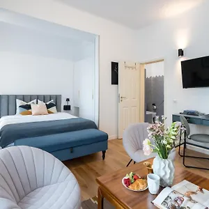 https://intercontinental-luxury-studio.bucharesthotelsnow.com